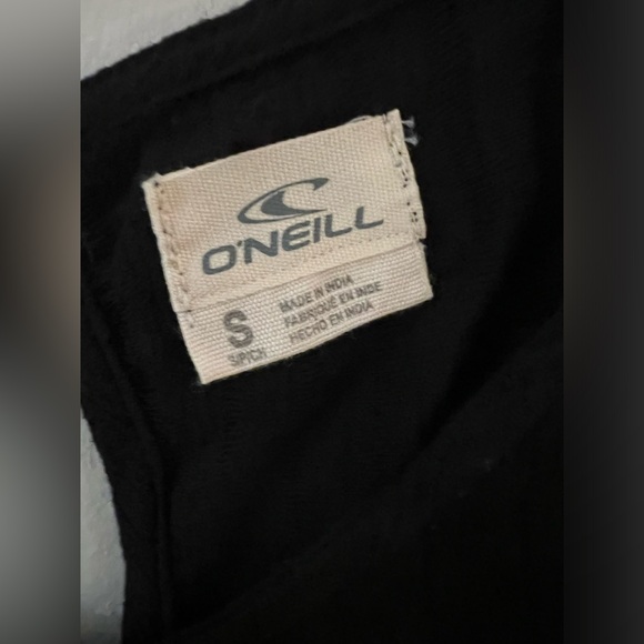 NWT: O’Neill Black Top with Ruffle Sleeve Detail - Picture 5 of 6